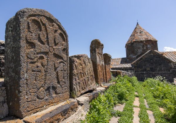  Севан, Севанаванк, Дилижан: старый город, монастырь  Агарцин, Мимино - фото 3