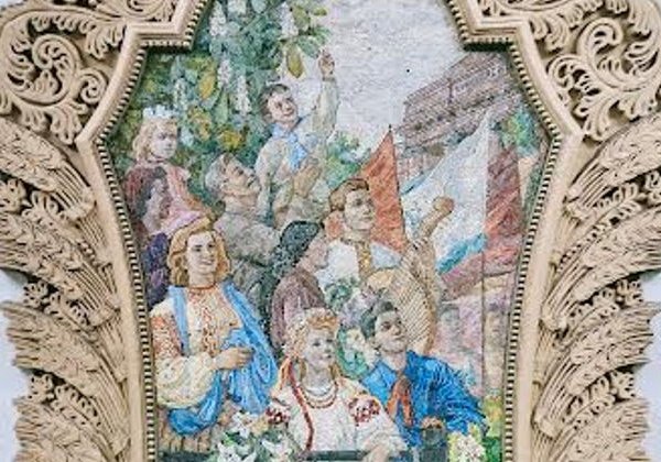 Роскошь старого метро — пешеходная экскурсия по станциям сталинской эпохи - фото 2