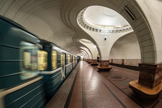 Фото - экскурсия: Прогулка по сталинским станциям метро в роскошном стиле