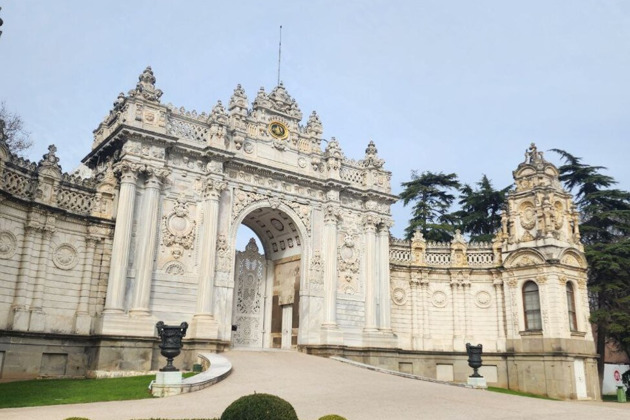 Один день в Стамбуле на двух континентах: дворец Долмабахче, пролив Босфор и район Ускюдар