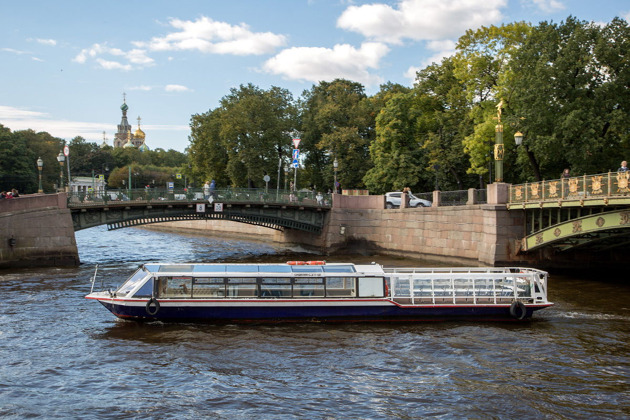 Прогулка по рекам и каналам на теплоходе Северная Венеция с осмотром мостов