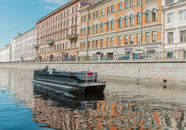 Утро в Петербурге: уютная прогулка по рекам и каналам - фото 3