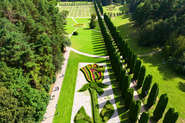 Прогулка по старинному парку: Косыгин, Королев и загадки Кисловодска