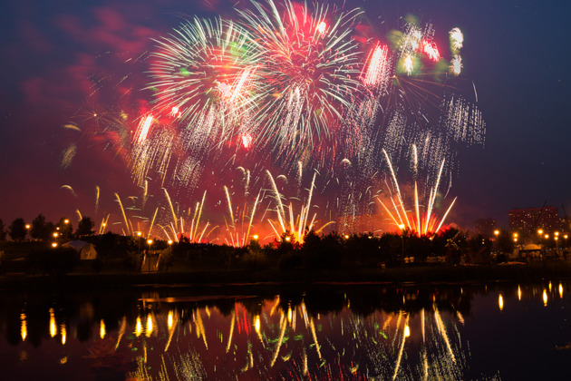 Празднование Дня Победы на панорамном теплоходе с отправлением от Северного речного вокзала