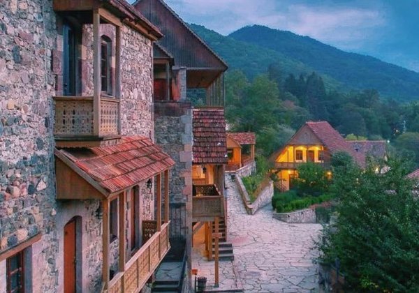 Вино, история и неземные каньоны