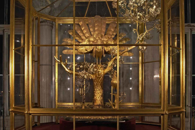 Обзорная экскурсия по Петербургу с визитом в Эрмитаж и заводкой Павлиньих часов