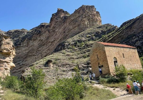 Путешествие к старинным аулам Гоор и Кахиб с посещением Языка Тролля - фото 2