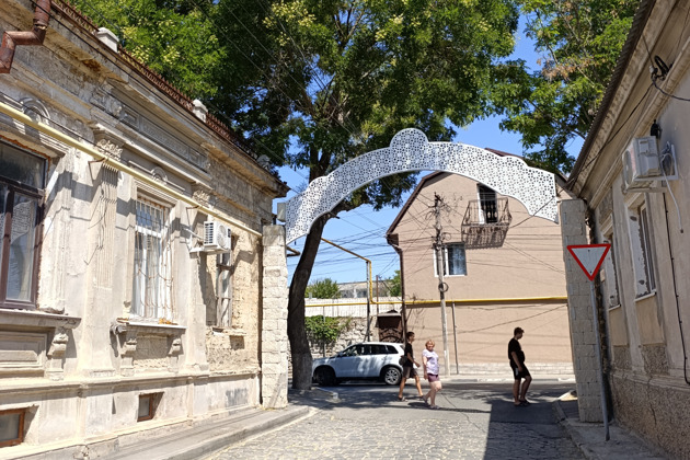 Заблудиться в улочках старой Евпатории