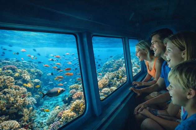 Погружение в морские глубины: батискаф и снорклинг в Хургаде