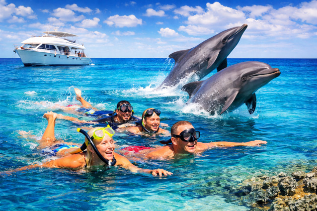 Погружение в морскую сказку: встреча с дельфинами, снорклинг и яхтенный пикник
