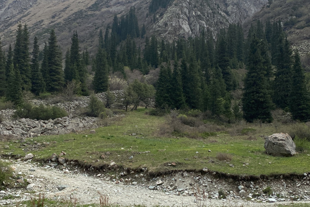 Прогулка по ущельям Ала-Арча и Аламедин с посещением Небесного моста