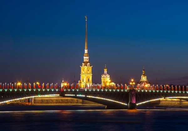 Ночная экскурсия «Под разводными мостами»
