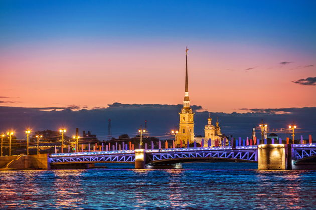 Праздничный салют на 9 мая с борта двухпалубного теплохода - фото 3
