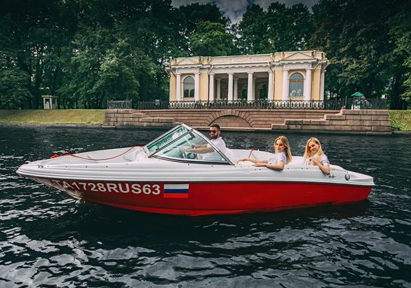Прогулка на катере по Неве: парадный Петербург - фото 1
