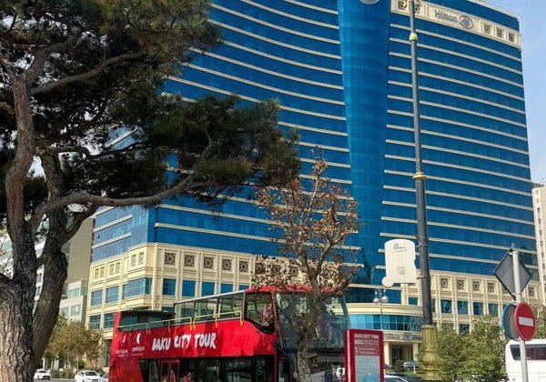 Автобусный тур по Баку с аудиогидом и остановками по желанию - фото 1
