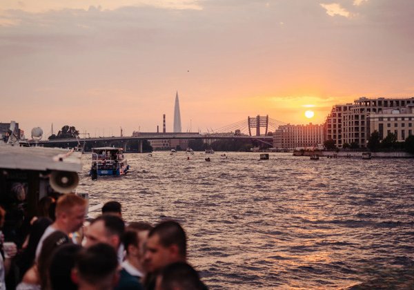 Музыкальный закат в Финском заливе: магия Петербурга с воды