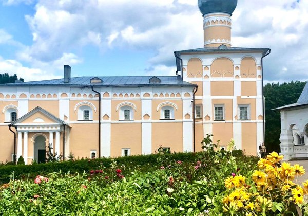 Загадочные истории двух монастырей