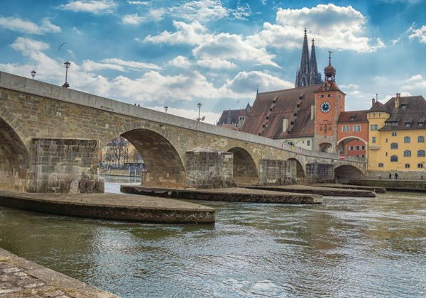 Круиз по Дунаю в Регенсбурге с видами Старого города (на английском) - фото 1