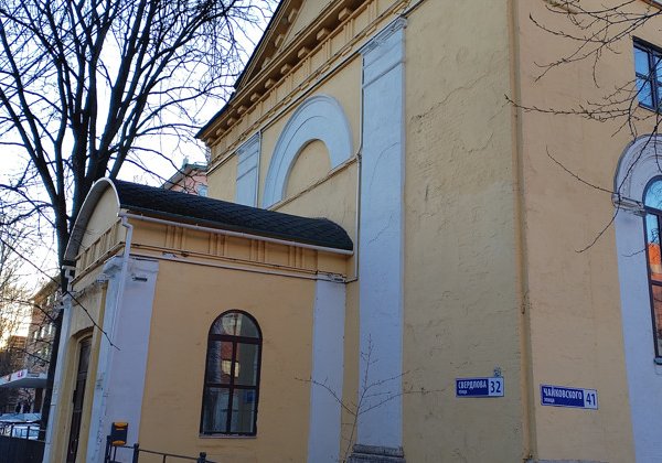 Немецкий аккорд Ярославля: экскурсия в кирхе с органным мини-концертом