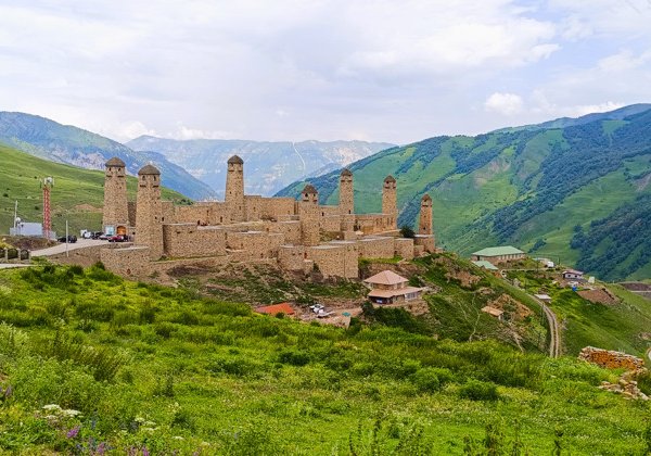 Поездка в Шаро-Аргун, дорога к горам и водопадам