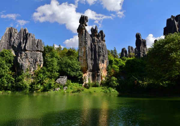 Куньмин и Каменный лес: путешествие в мир каменных легенд