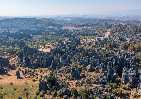 Куньмин и Каменный лес: путешествие в мир каменных легенд - фото 1