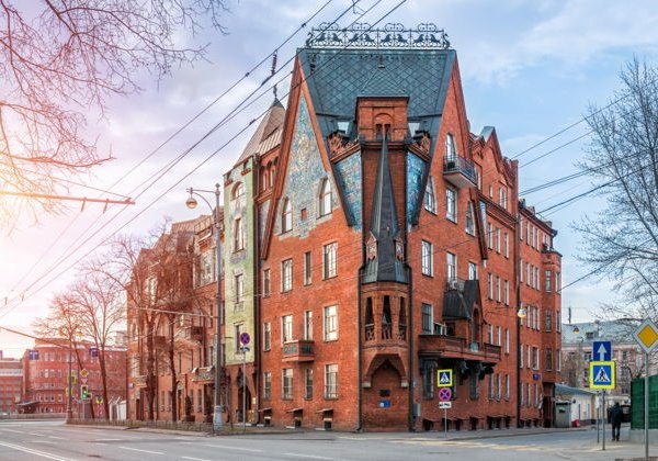 Автобусная экскурсия по необычным домам Москвы - фото 1