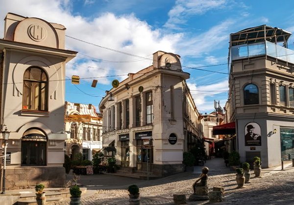По Тбилиси на ретро-автомобиле, дегустация вина и прогулка на лодке по Куре - фото 1