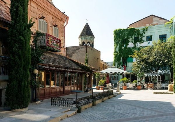 По Тбилиси на ретро-автомобиле, дегустация вина и прогулка на лодке по Куре - фото 2
