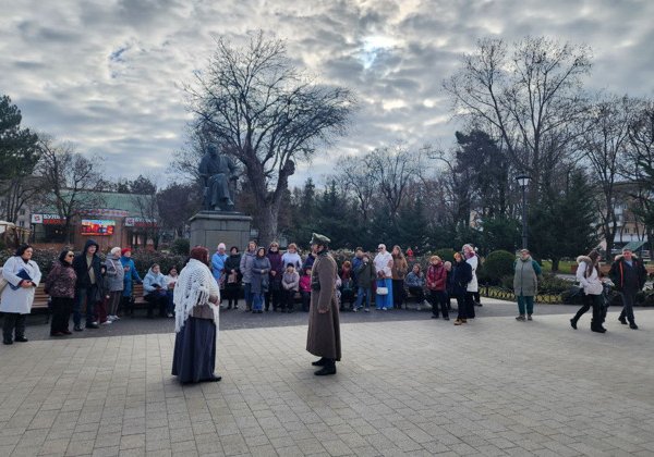 Спектакль-экскурсия «Озарённые любовью»