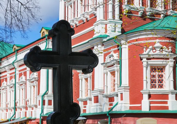Новодевичье: прогулка вдоль монастыря и экскурсия по кладбищу