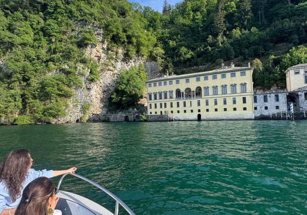 Эксклюзивная прогулка на лодке по озеру Комо с русскоговорящим гидом - фото 4