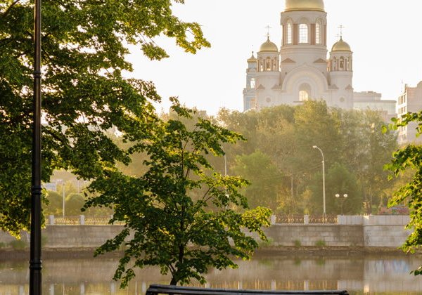 Екатеринбург в лучах утреннего солнца - фото 1