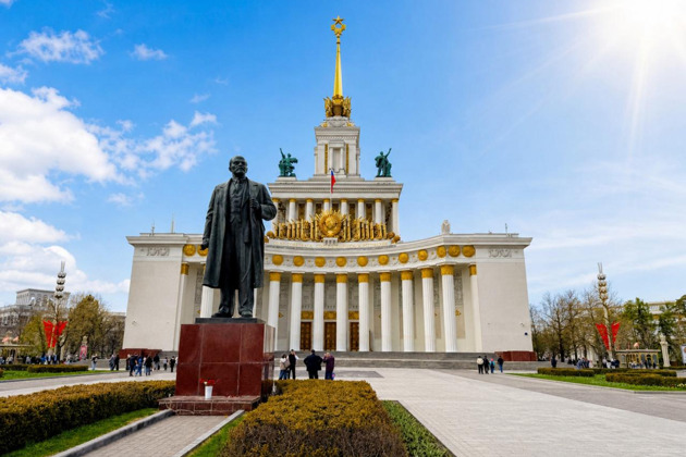 Исследуй ВДНХ через советское наследие в формате самостоятельного квеста в мессенджере без участия гида
