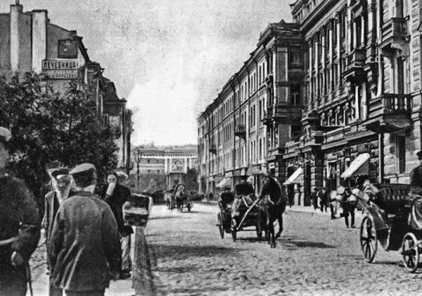 Парадные и дворы в районе Пяти углов: обзорная прогулка - фото 3