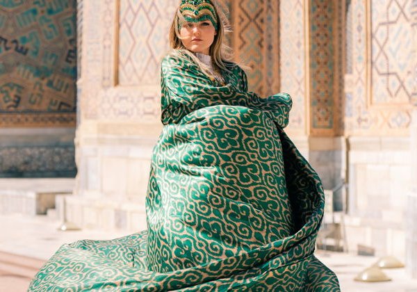 Элегантность Самарканда: фотосессия в летящих адрасных платьях - фото 4