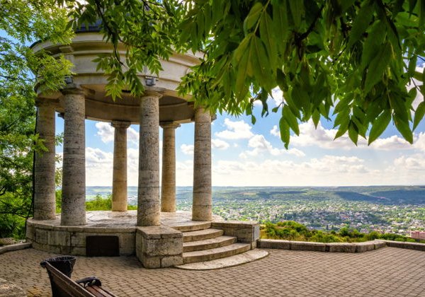 Насыщенная экскурсия по любимым местам М.Ю. Лермонтова в Пятигорске - фото 1