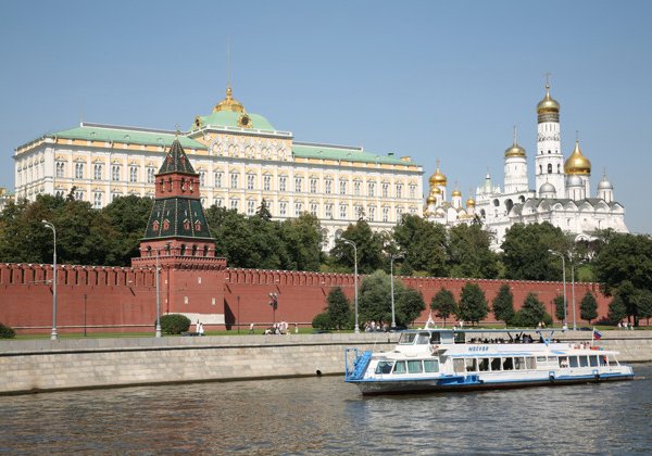 Обзорная речная прогулка по центру Москвы от Нескучного сада или Киевского