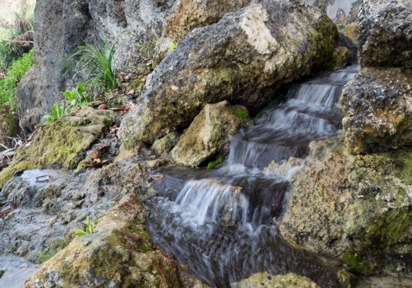 Лучшие фотолокации Нуса-Пениды — пляжи, скалы и водопады - фото 1