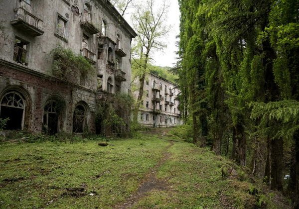 Джиппинг в Абхазии: Ткуарчал, Акармара и 3 водопада - фото 2