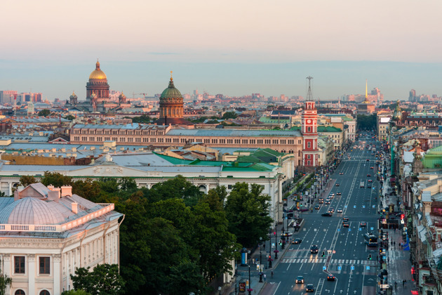 Эрмитаж, Нева и Петергоф - вот что ждет вас на каникулах в Петербурге