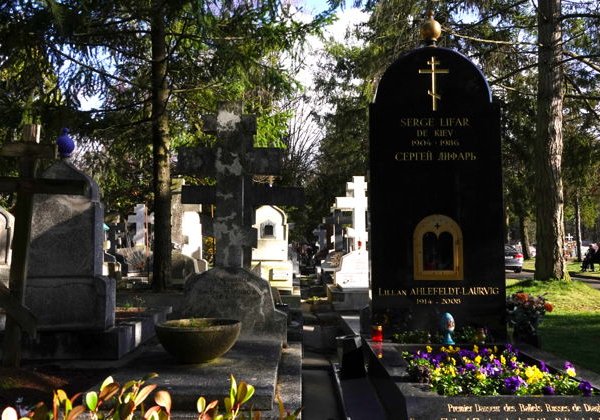 Посещение Русского Некрополя: артистический визит в прошлое - фото 1