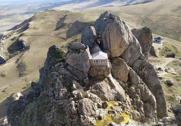 Загадочный край: гора Бешбармаг, Агатовые горы и Розовое озеро - фото 2