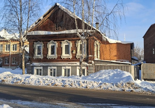 Пешеходная экскурсия «Кострома: каменная и деревянная»