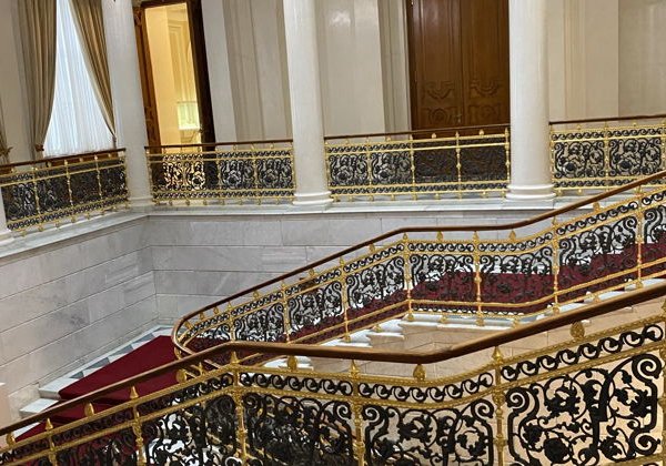 Экскурсия «Бриллиантовая улица с Музеем Фаберже» - фото 1