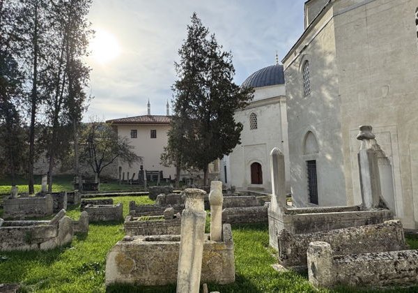Бахчисарай: Ханский дворец, Пещерный город и монастырь - фото 3