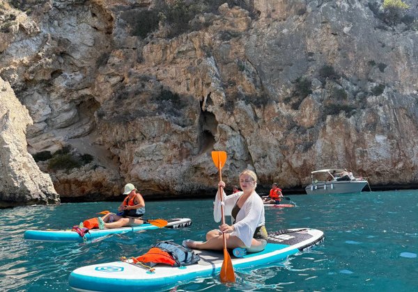СПЛАВ НА SUP К МОРСКОЙ ПЕЩЕРЕ И СКАЗОЧНОЙ БУХТЕ