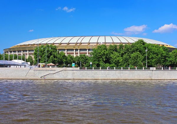 По центру столицы от Зарядья до Воробьевых гор на панорамном теплоходе - фото 4