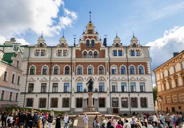 Пешеходная экскурсия по Выборгу с посещением Замкового острова - фото 1