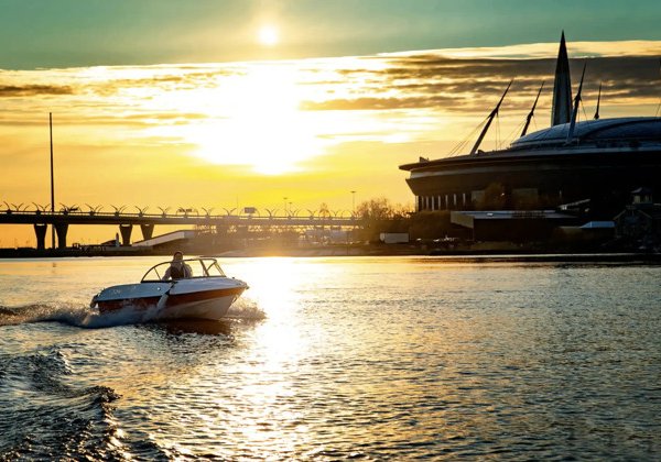 Белые ночи на катере «Толстый» с капитаном  магия Петербурга с воды